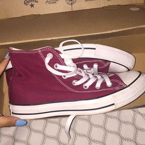 burgundy converse